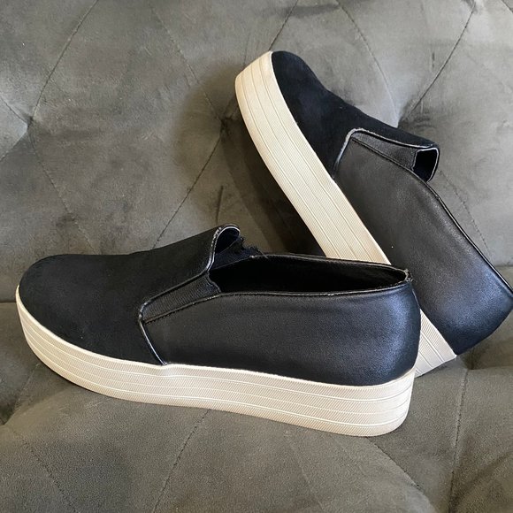 Steve Madden Buhba Black Suede Loafers - Picture 3 of 8